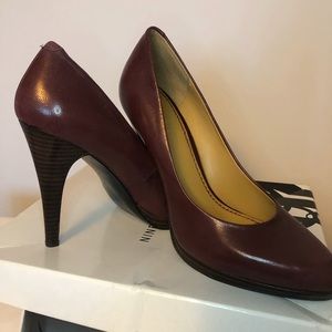 Nine West Wine coloured Leather Pumps in size 7..